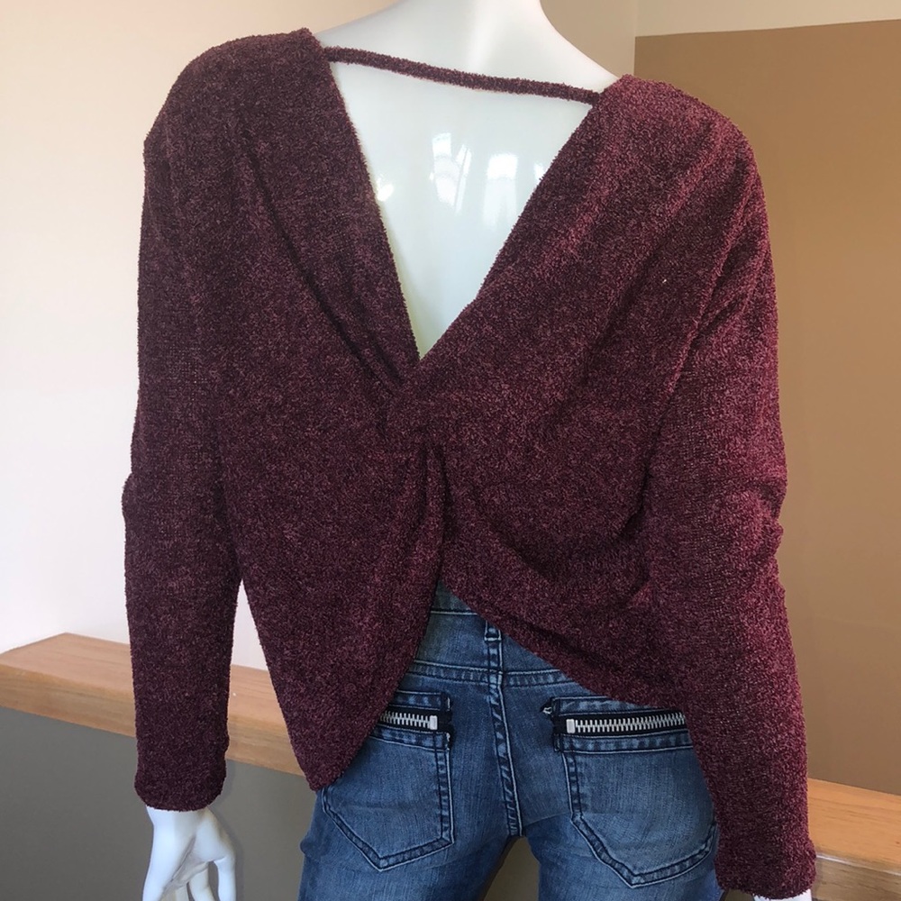 Burgundy v-neck twist back teddy top